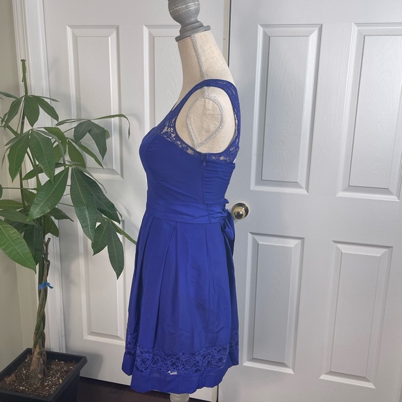 PARTY/COCKTAIL DRESS GUESS Royal Blue High Low Lace Dress - Picture 3 of 5